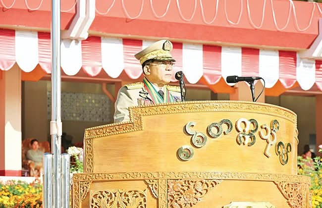 တပ်ရင်းလိုက် လက်နက်ချခြင်းများ ကြုံနေရသည့်  စစ်ခေါင်းဆောင် မင်းအောင်လှိုင်က  တိုက်ခိုက်လိုစိတ်မြင့်မားအောင်တည်ဆောက်ရန်လိုဟုဆို