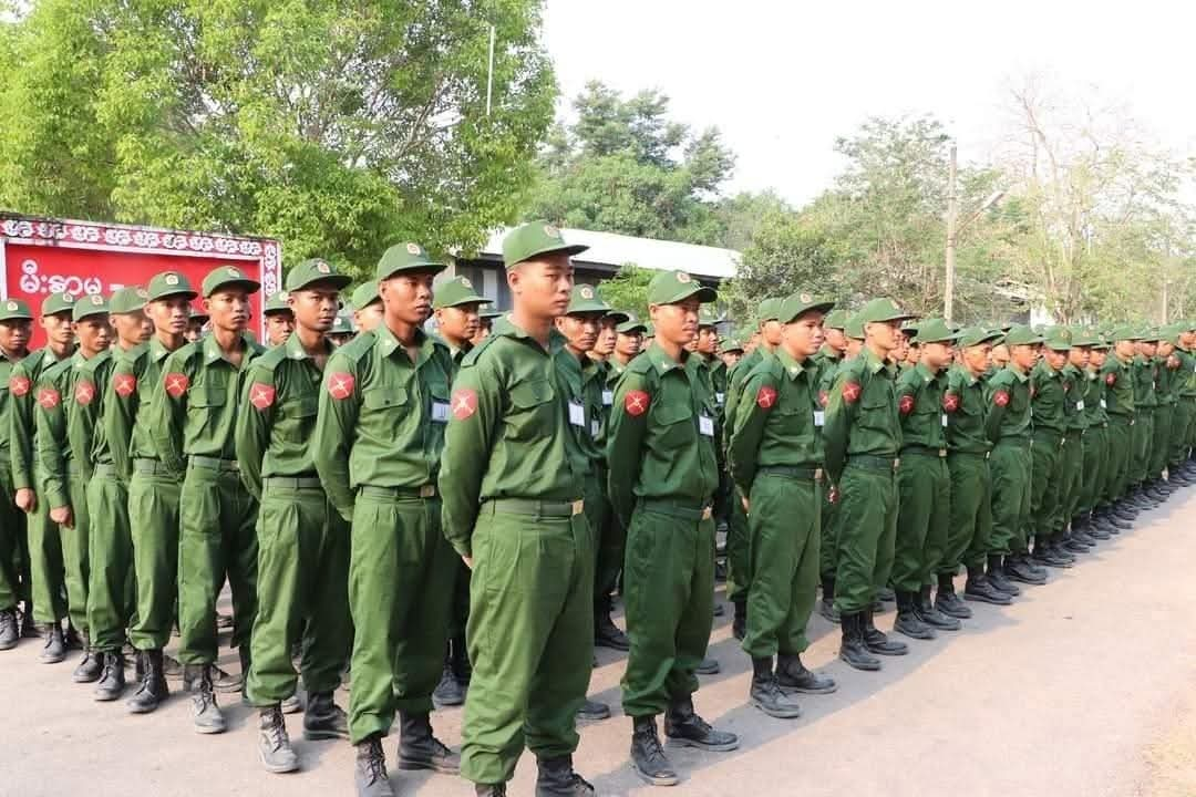 အမှတ်(၆)စစ်အခြေခံလေ့ကျင့်ရေးတပ်မှ သင်တန်းသား ၄၀ ထွက်ပြေး၊ ၂၄ ဦး လွတ်မြောက်